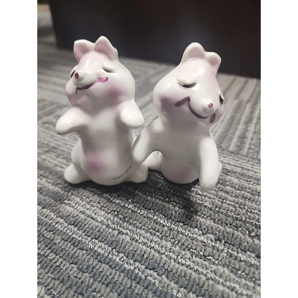 Vintage Salt & Pepper Shakers Hugging Bunnies‎ Vantellingen Bunny Hug